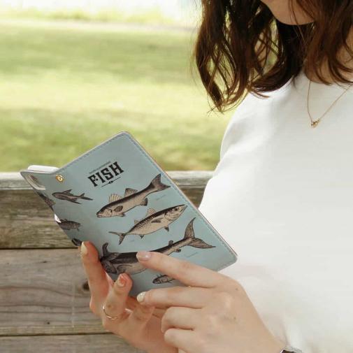 【手帳型】ビンテージな魚図鑑　ブルー