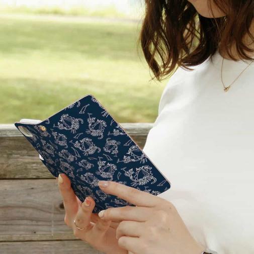 【手帳型】【釣りざんまい】エギに釣られるアオリイカ