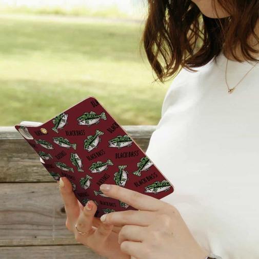 【手帳型】【釣りざんまい】ドット絵のブラックバスがいっぱい_カラフルレッド