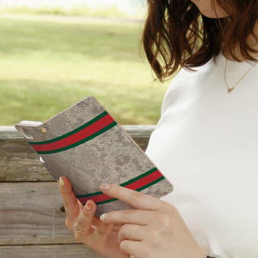 【Genuine】【手帳型】蛇柄 ベージュ 横ライン 縁担ぎ