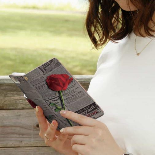 【Genuine】【手帳型】薔薇 　英字　新聞