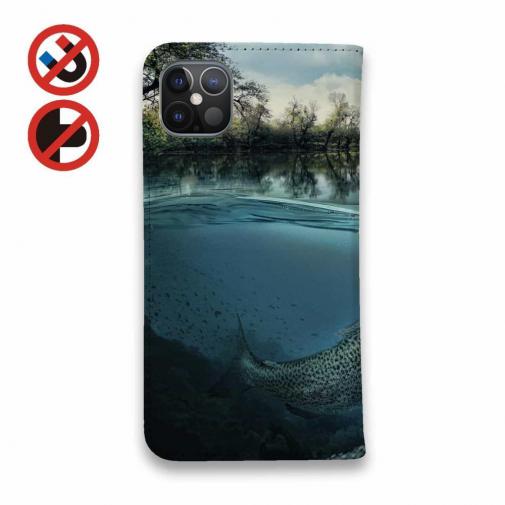 【手帳型ベルトなし】【Stick Case】クローズアップ!　水中でニジマスが掛かった瞬間!