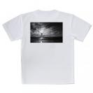【Tシャツ】白黒の海岸
